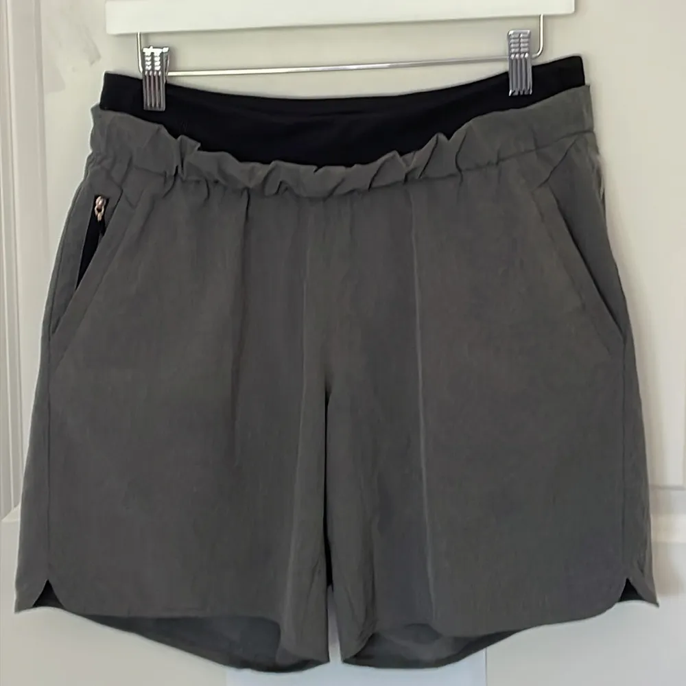 REI Active Pursuit 7” Women’s Shorts Medium Gray - Image 3