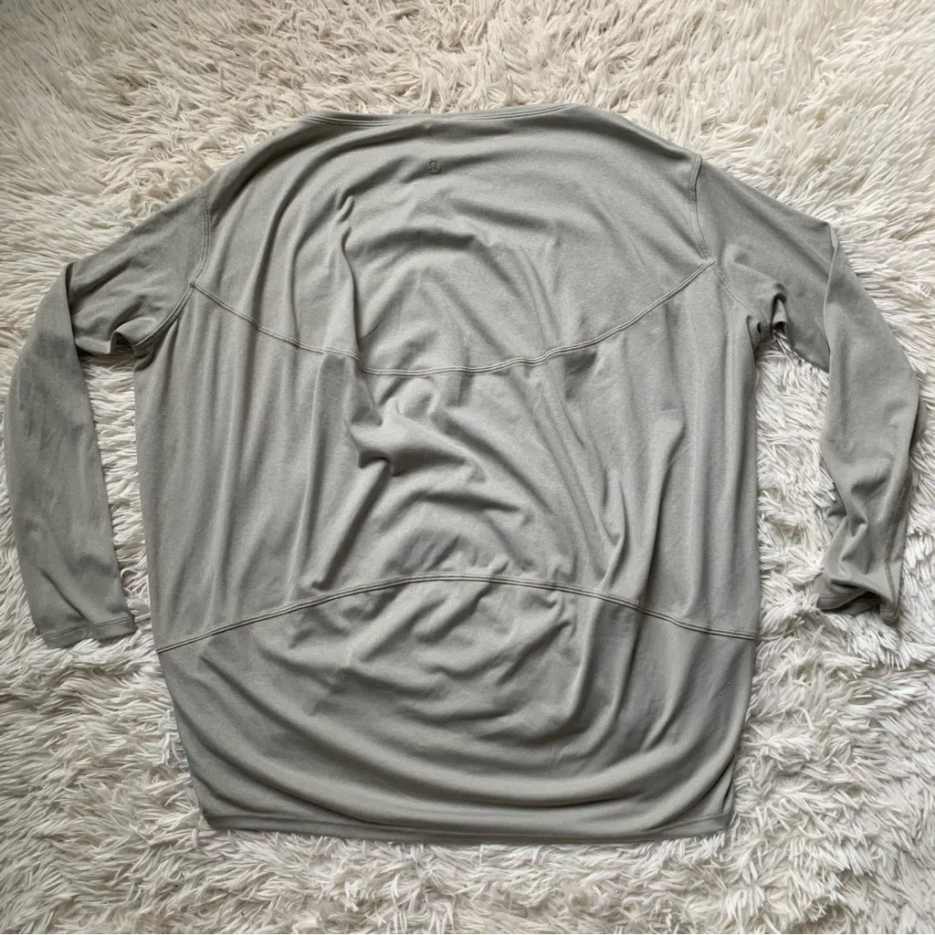 Lululemon  Back In Action Long Sleeve - Image 3