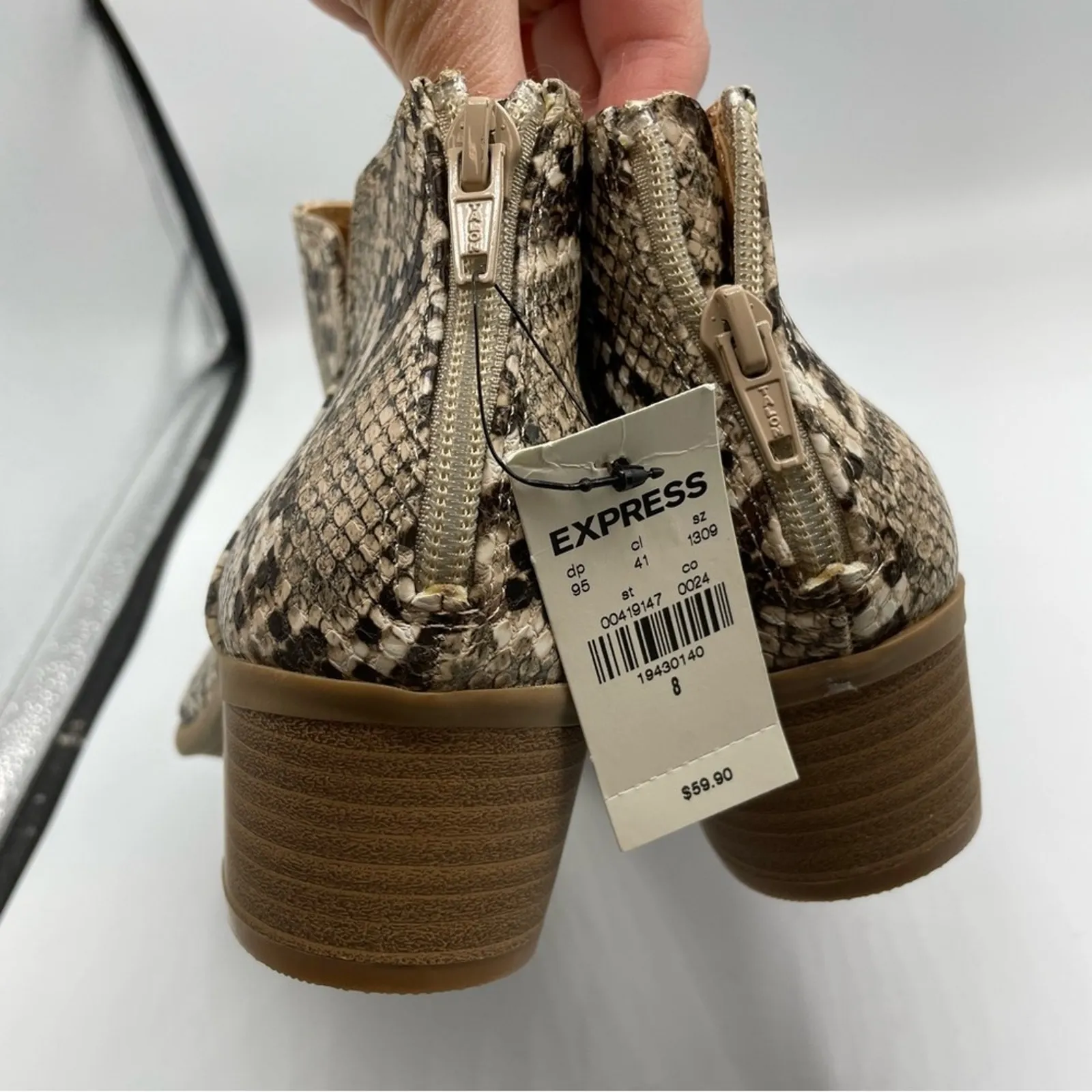 Express Beige Snake Embossed Ankle Boots Booties Womens 8 Fall Stacked Heel - Image 5