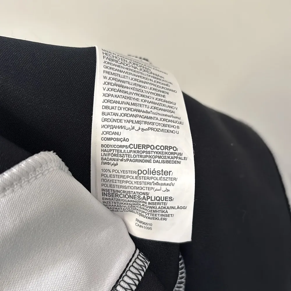 Under Armour Move Vest Size Large - Image 12