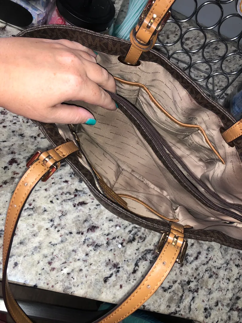 Micheal Kors Purse - Image 5