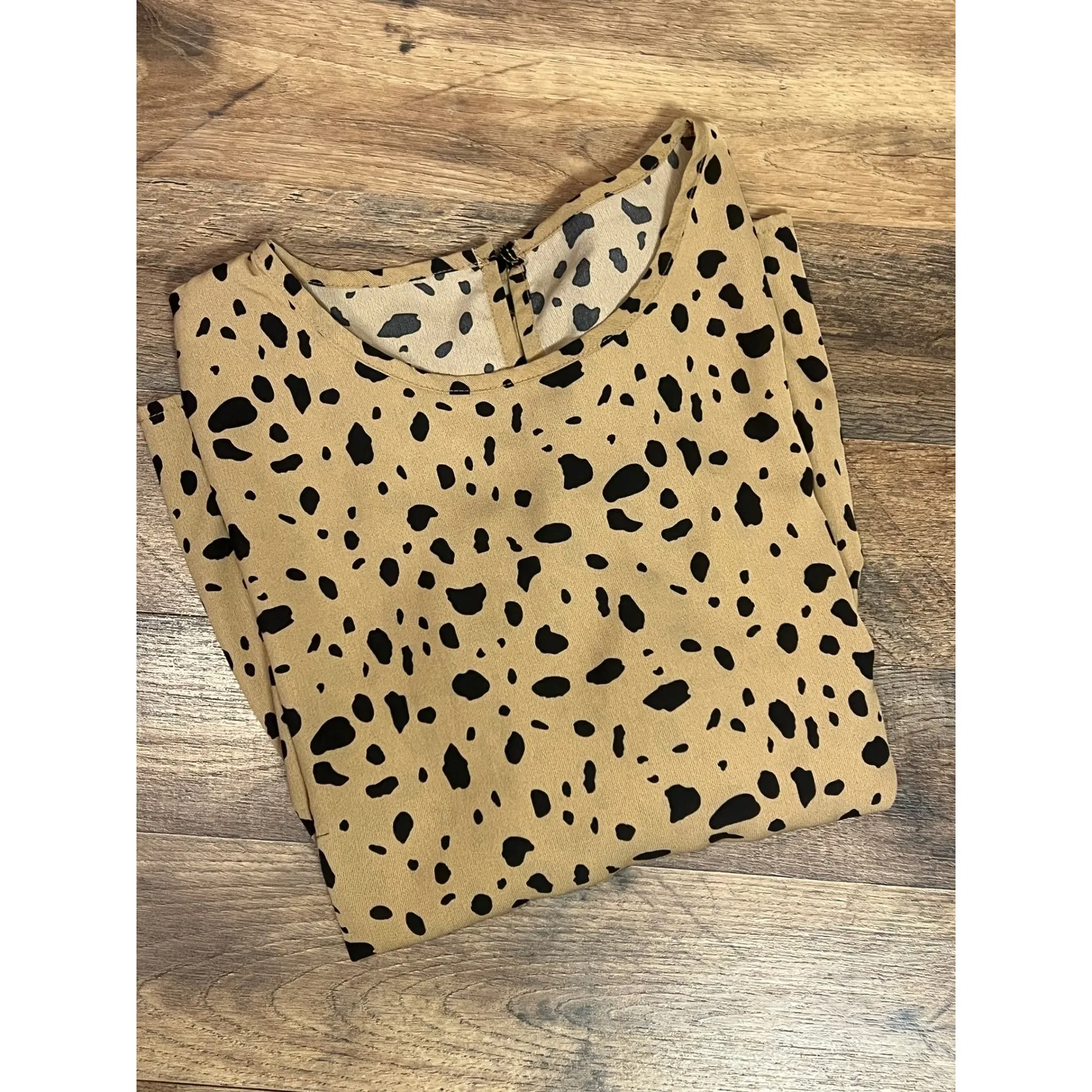 Shein Dalmatian Print Ruffle Hem Blouse Women's Size L - Image 5