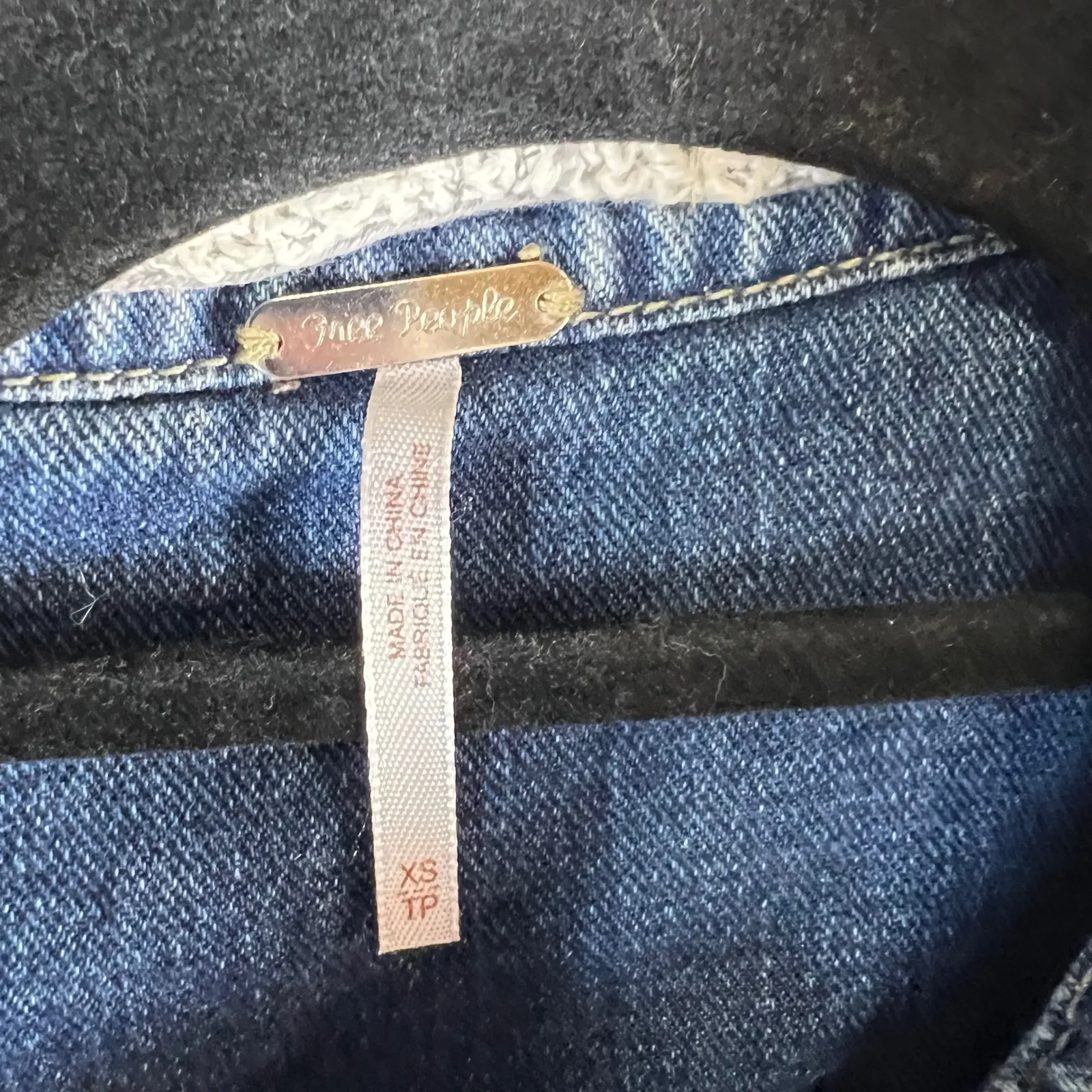 Free People Denim Jacket Hoodie Knit Sleeves Distressed Blue Gray XS boho grunge - Image 4