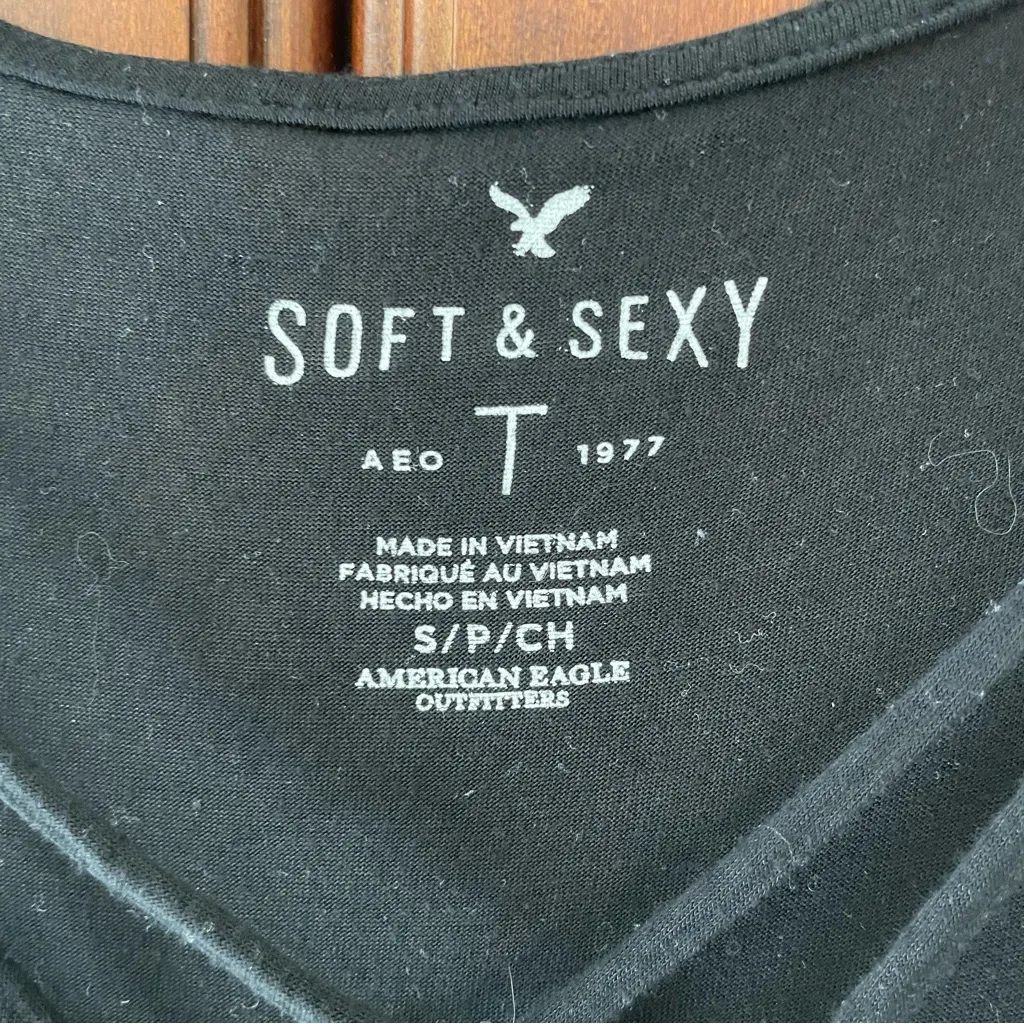 American Eagle Soft & Sexy Flowy Black Knit Loose Strappy Neckline Top Small - Image 3