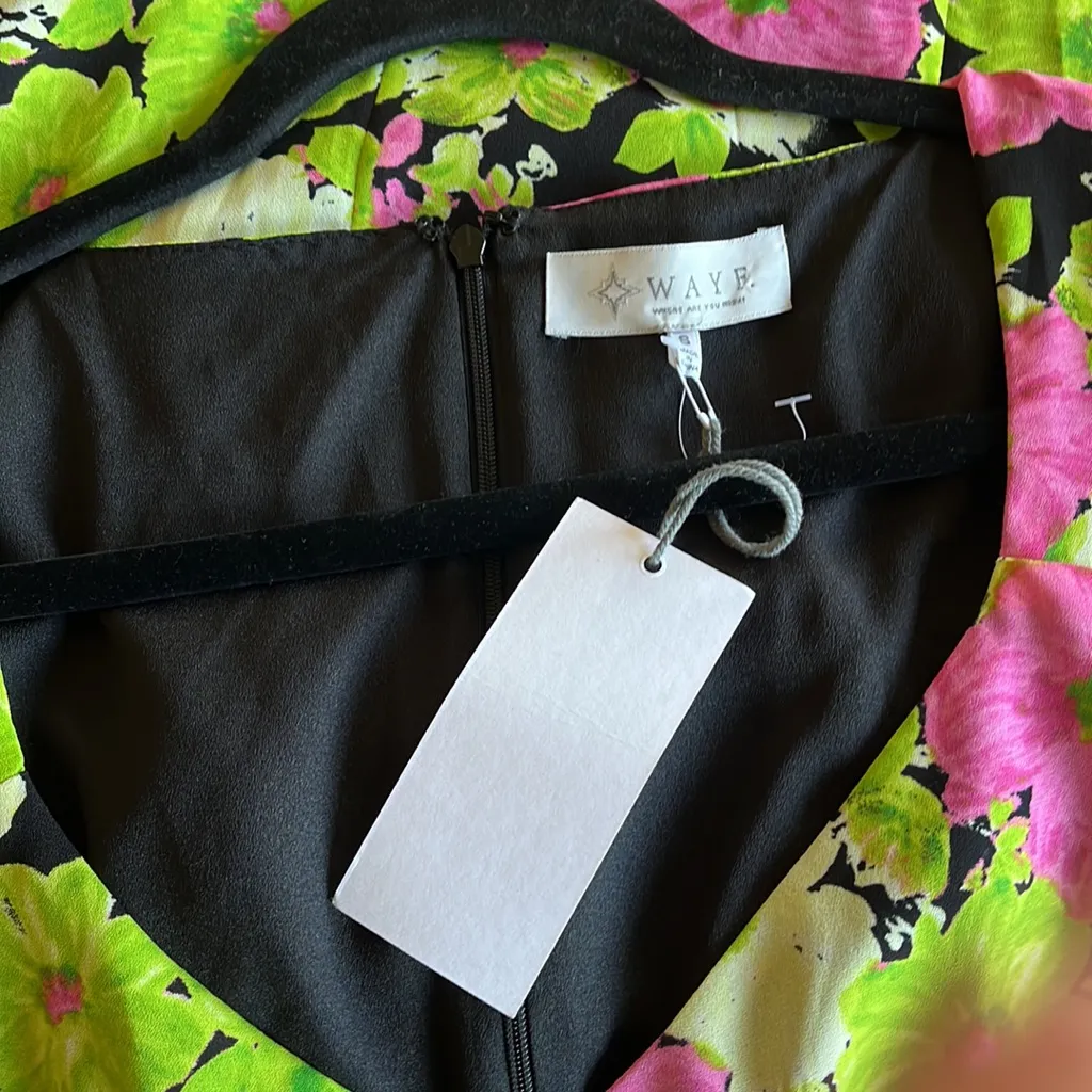 NWT WAYF X Nordstrom FLORAL PUFF SLEEVE MIDI DRESS Green Multi - Image 6