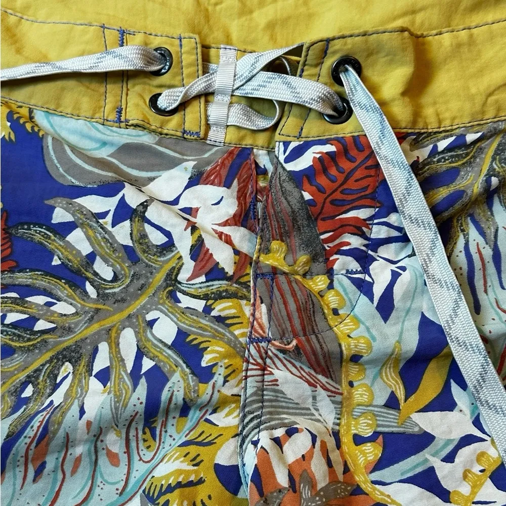 Patagonia Wavefarer Board Shorts 5” Floral Beach Outdoors Travel Womens Size 6 - Image 7