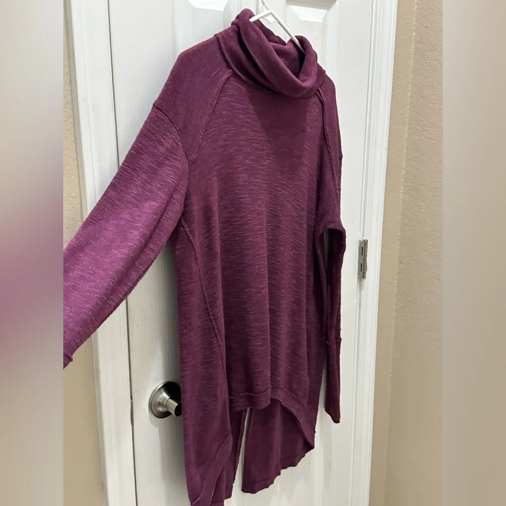 Free People We the Free Split Back Turtleneck Sweater Size Medium purple - Image 11