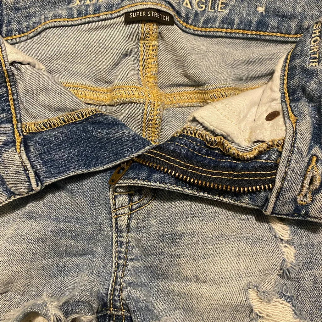 American Eagle Distressed Denim Shorts Size 0 Blue - Image 5