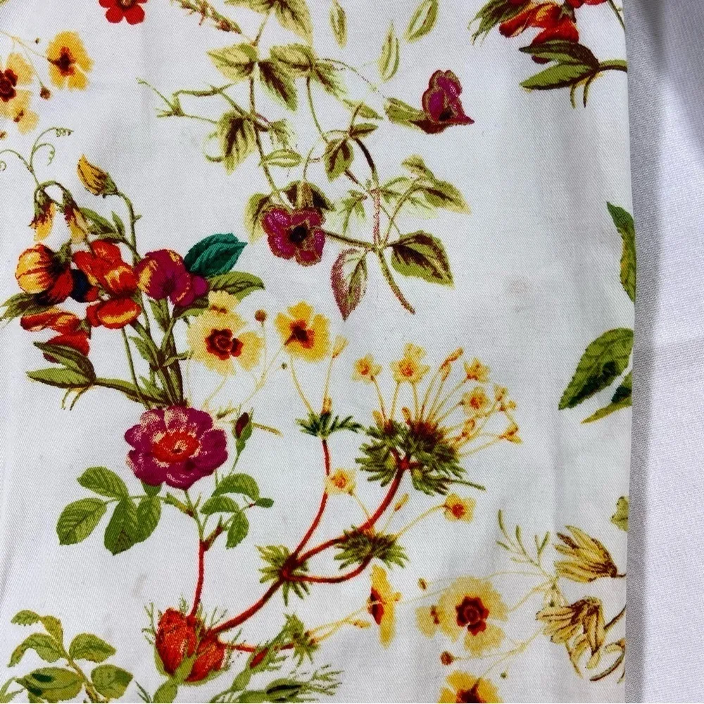 Disney’s Alice Through the Looking Glass White Floral Capri Length Pants Size 10 - Image 11