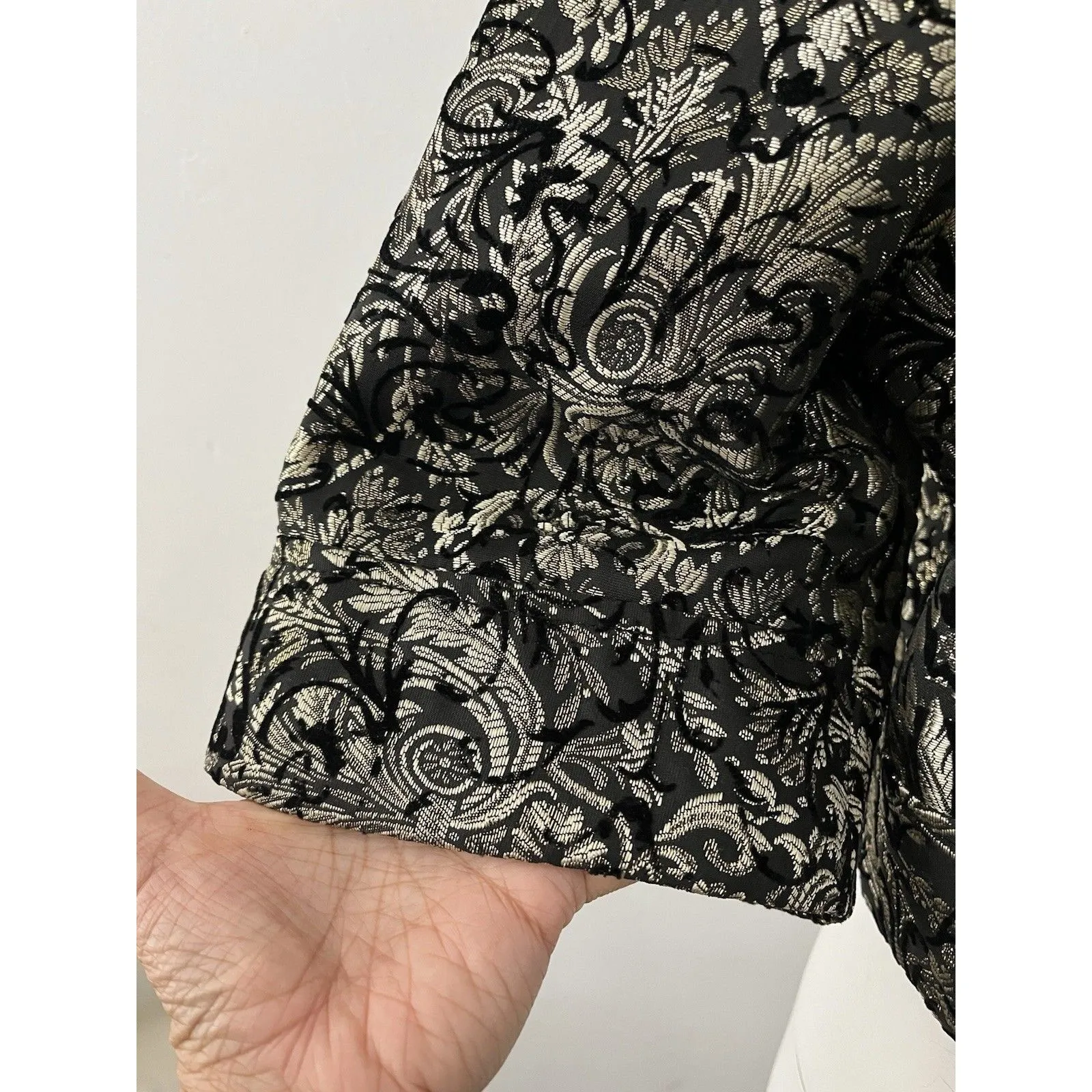 Georgiou Studio Black Gold floral Jacquard Jacket size 10 Cropped 3/4 sleeve zip - Image 8
