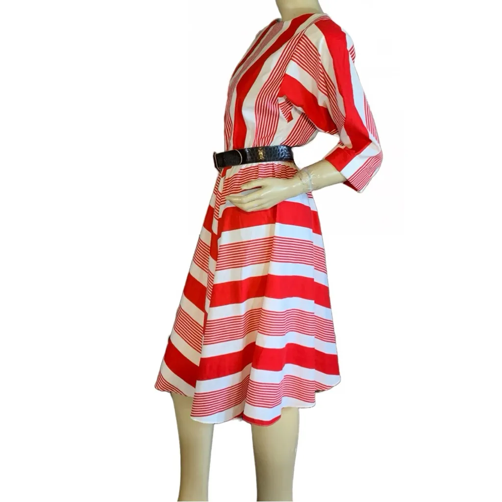 R.E.O. ORIGINALS RED & WHITE CHEVRON STRIPE VINTAGE 1980'S DRESS (M) Size M - Image 3
