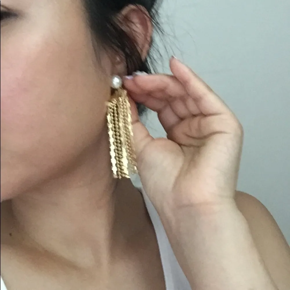 Kelly & Katie faux pearl earrings - Image 3