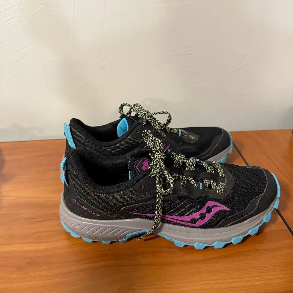 Saucony Women’s Excusrion TR15 Black Purple Trail‎ Running Gym Workout Shoe 10 - Image 4