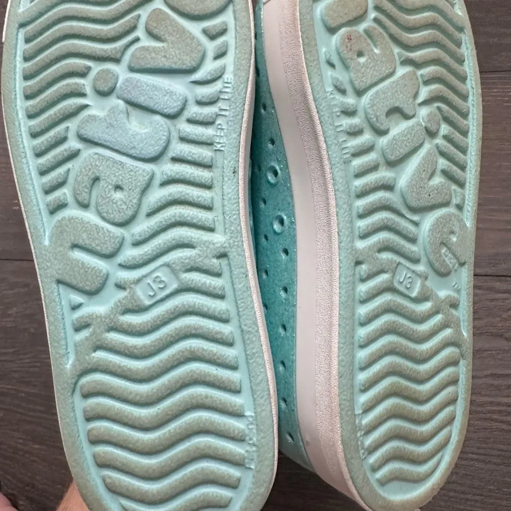 Native Mint Juniors 3 Slip on Shoes Size undefined - Image 4