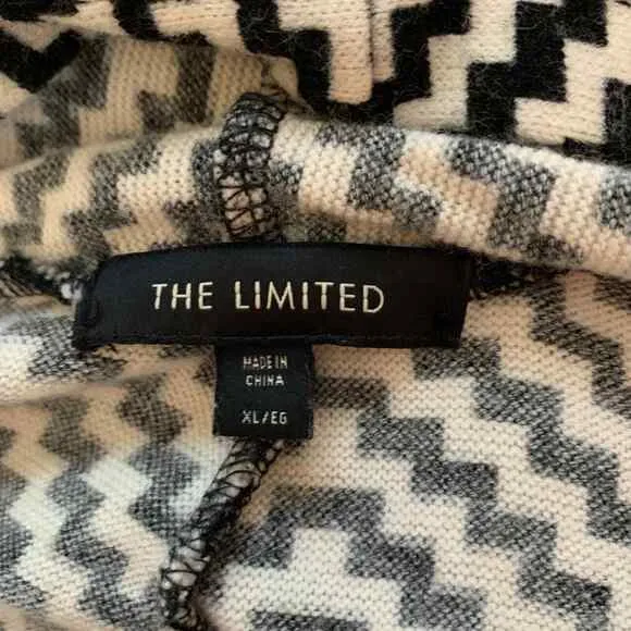 The Limited Cardigan Womens Size XL Black White‎ Duster Wrap Front Chevron Print - Image 4