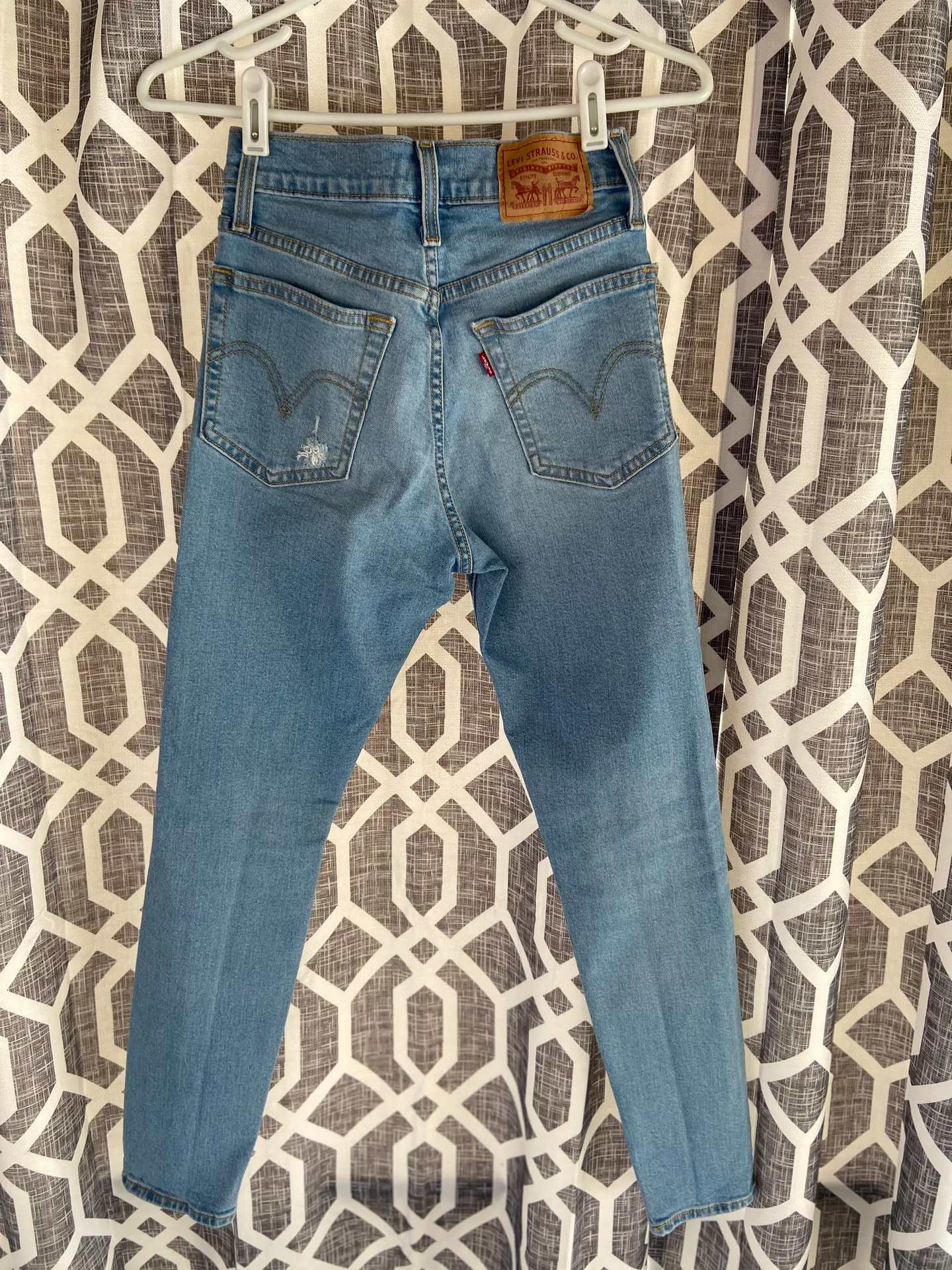 Levi’s Ripped Skinny Wedgie Jeans - Image 2