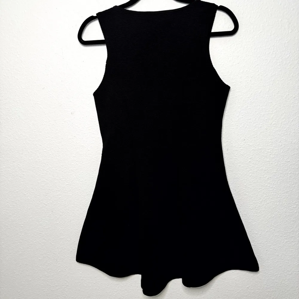 Forever 21 V neck A line sleeveless mini black dress size medium - Image 6
