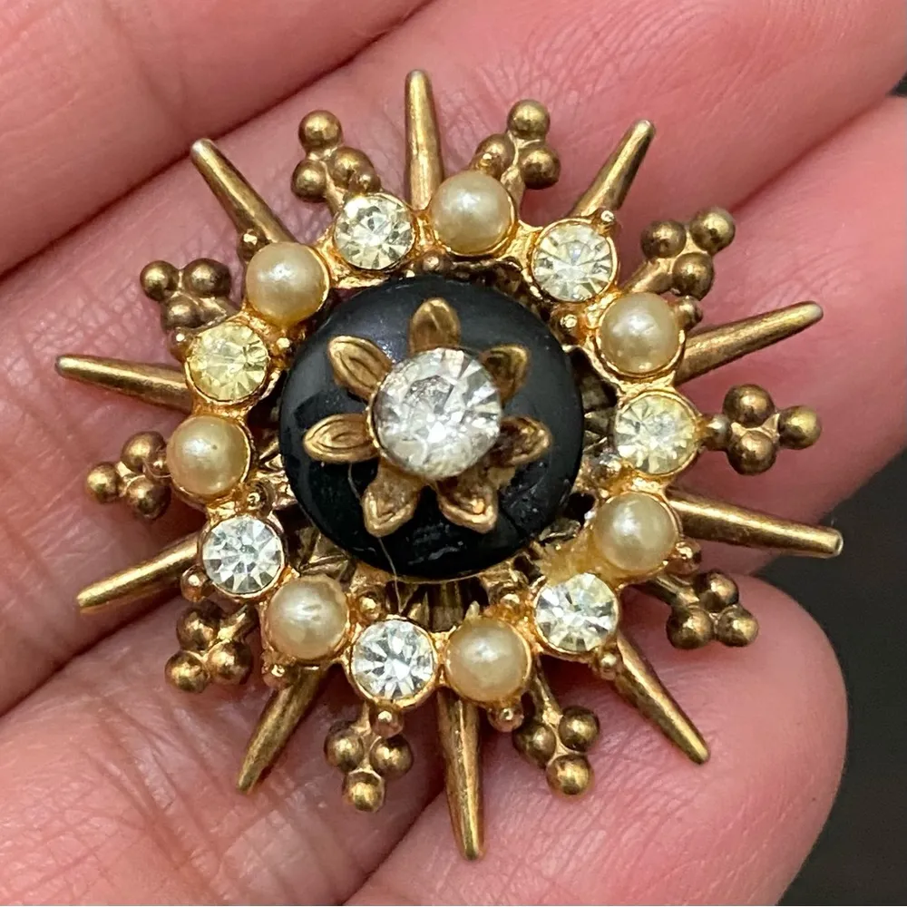 Vintage Unsigned Faux Pearl & Rhinestones Starburst Brooch - Image 2