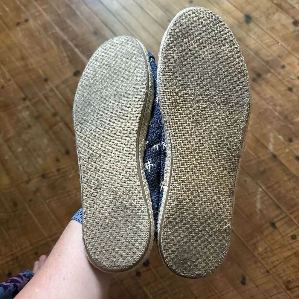 Tom’s Americana patriotic 8.5 raffia woven slip on shoes - Image 2