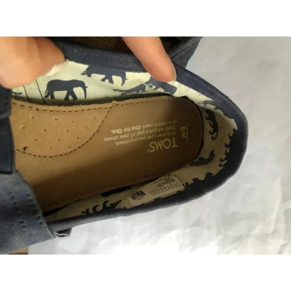 TOMS Women’s Canvas Slip-on flat shoes Size 9 - Image 7