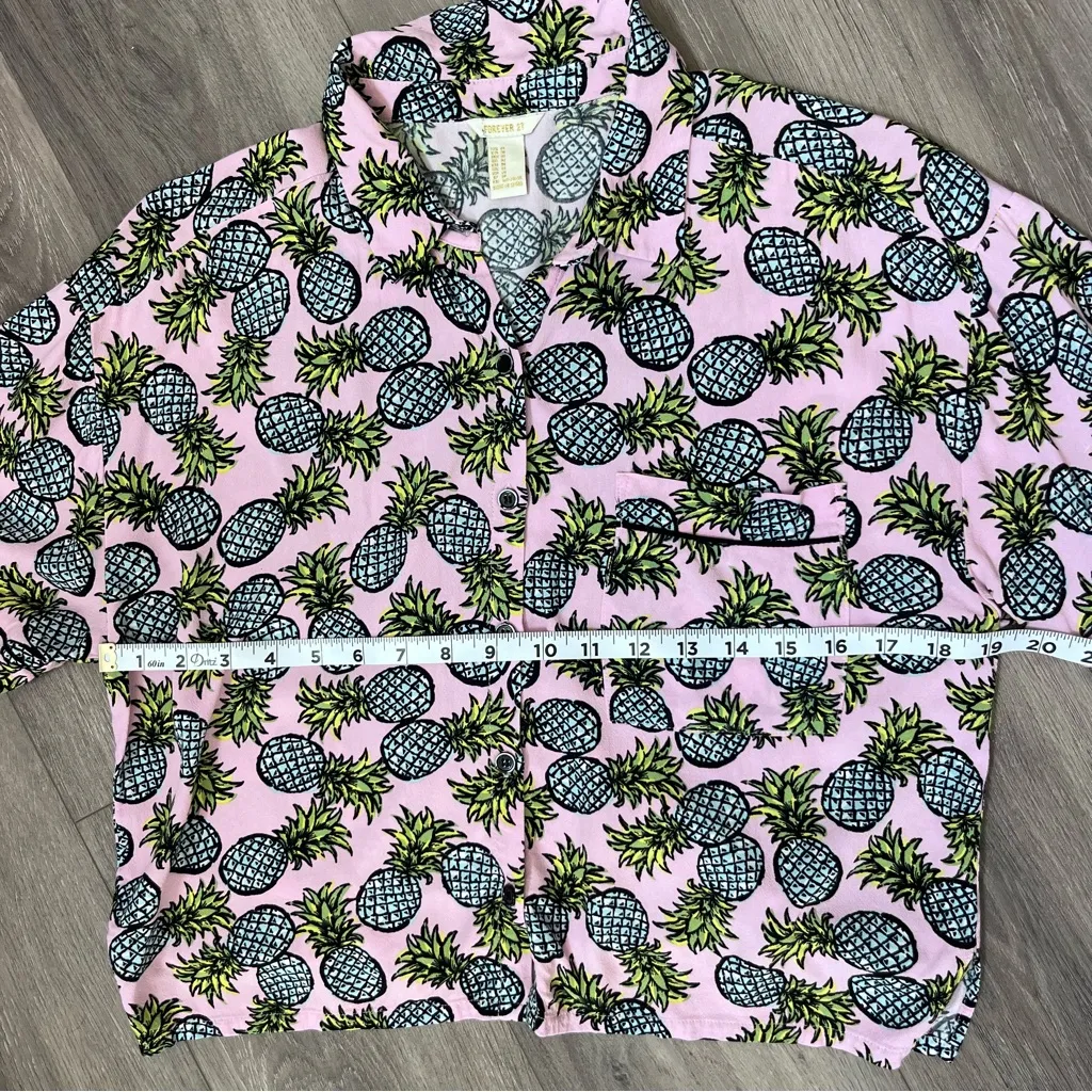 Forever 21 Women’s Cropped Pink Pineapple Pajama Inspired Hawaiian Shirt Medium - Image 7