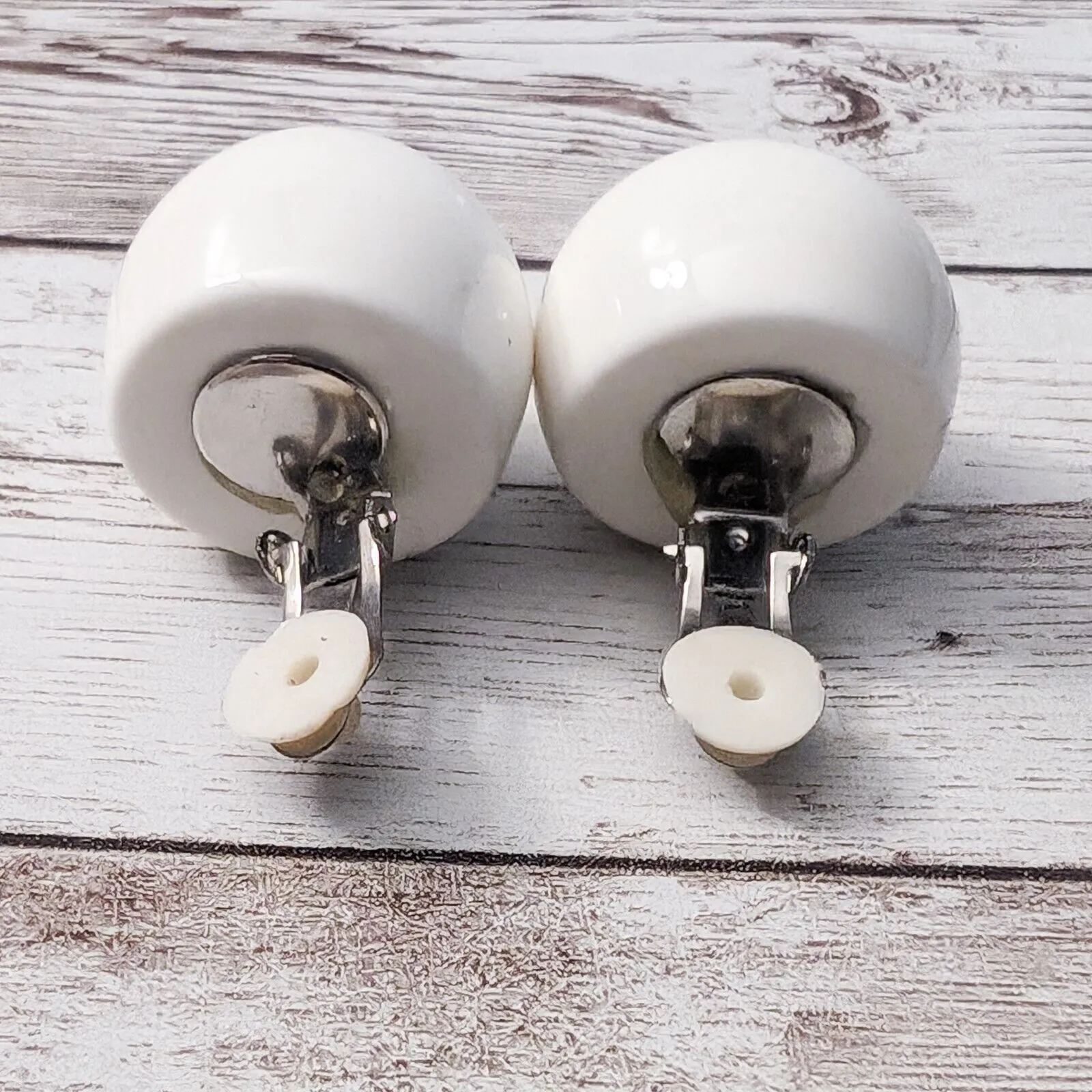 Vintage Clip On Earrings - Image 5