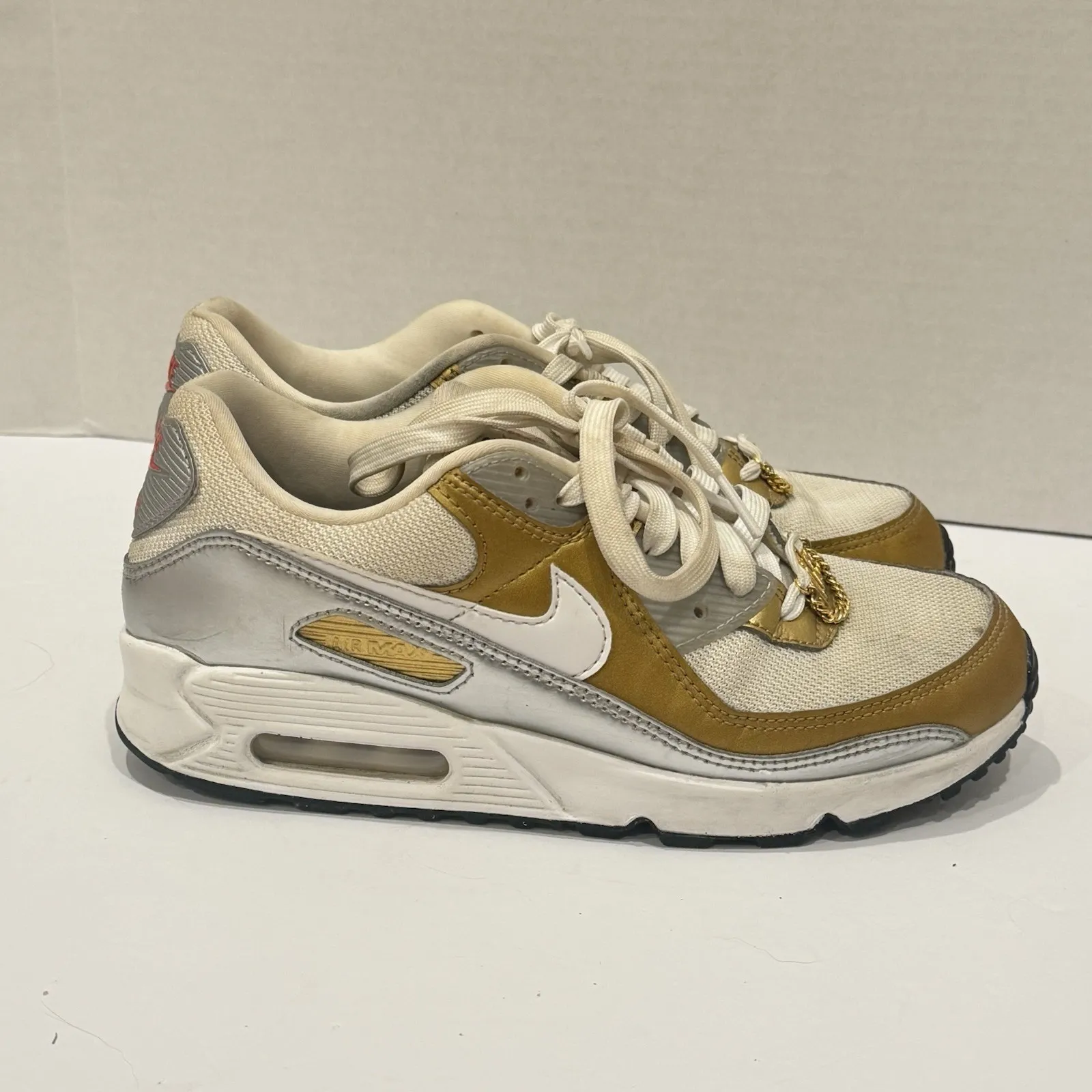 Nike Air Max 90 SE White Metallic Charmed Womens 7.5 High Top Sneaker DJ6208-100 - Image 4