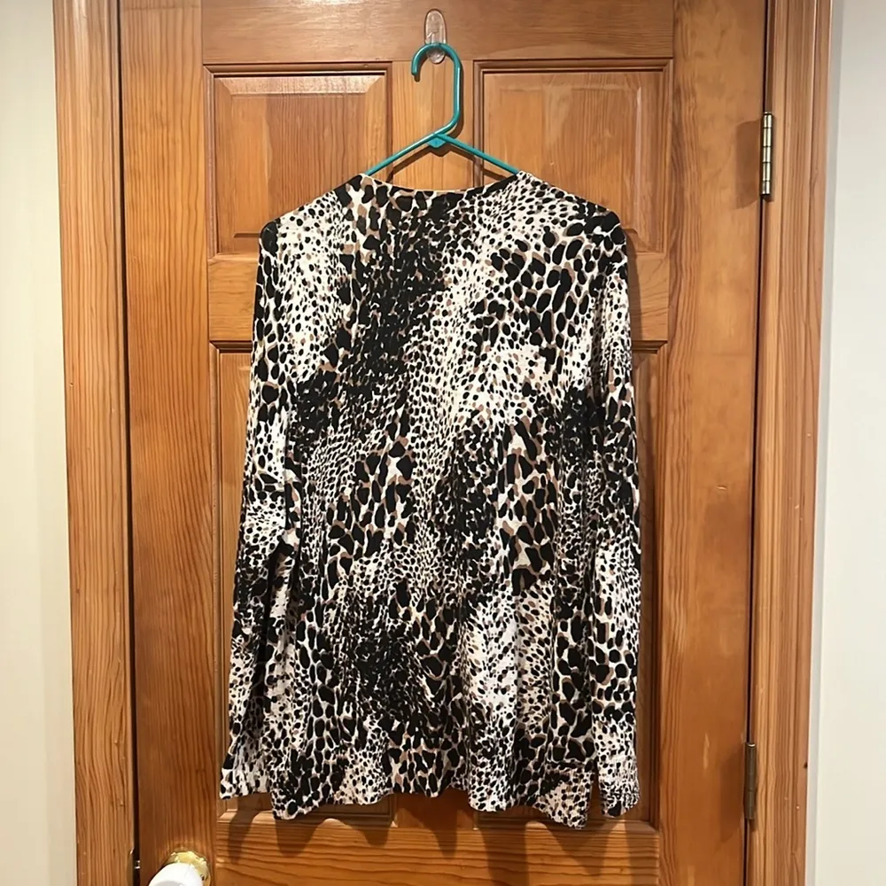 Croft & Barrow leopard print button down cardigan sweater size 1X. - Image 3