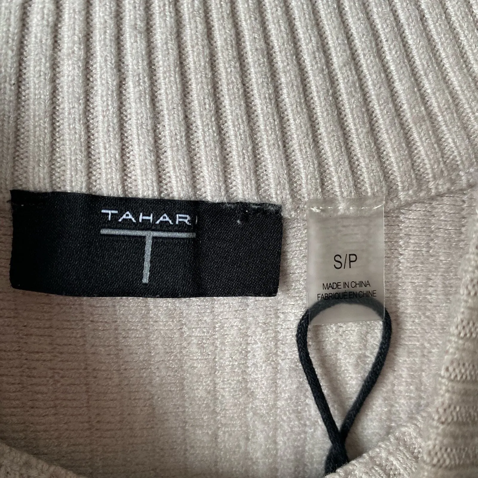 TAHARI Mock Neck Ribbed Sweater Gold Button Detail Top S Minimalist Preppy NWOT - Image 6