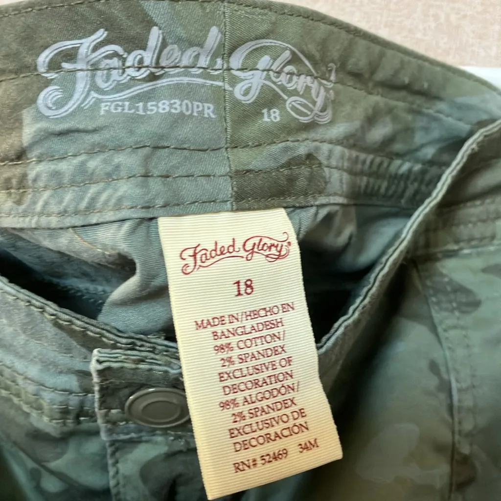 FINAL MARKDOWN Faded Glory Green Camouflage capris 18 - Image 5