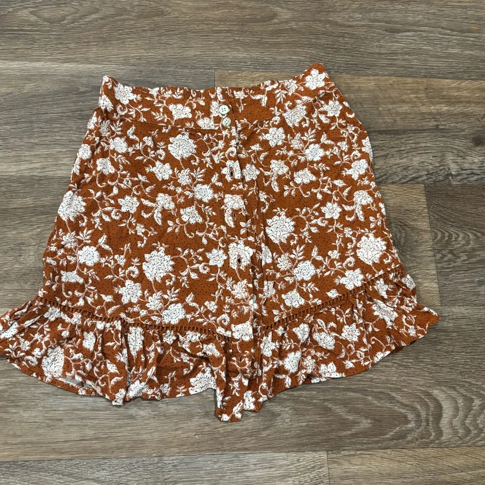 SHYANNE WOMEN'S FLORAL DOT PRINT BUTTON FRONT SKIRT -Small - EUC - Image 3