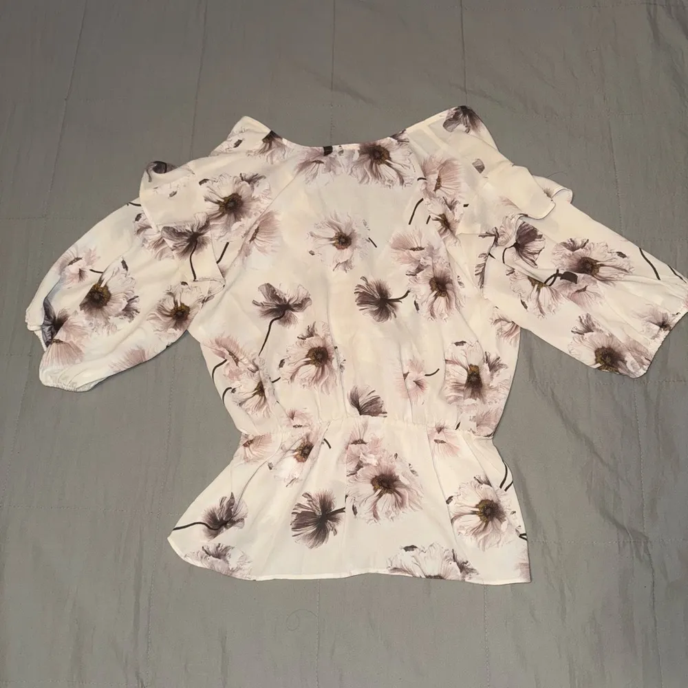 Express Floral Sheer Blouse size Large - Image 5