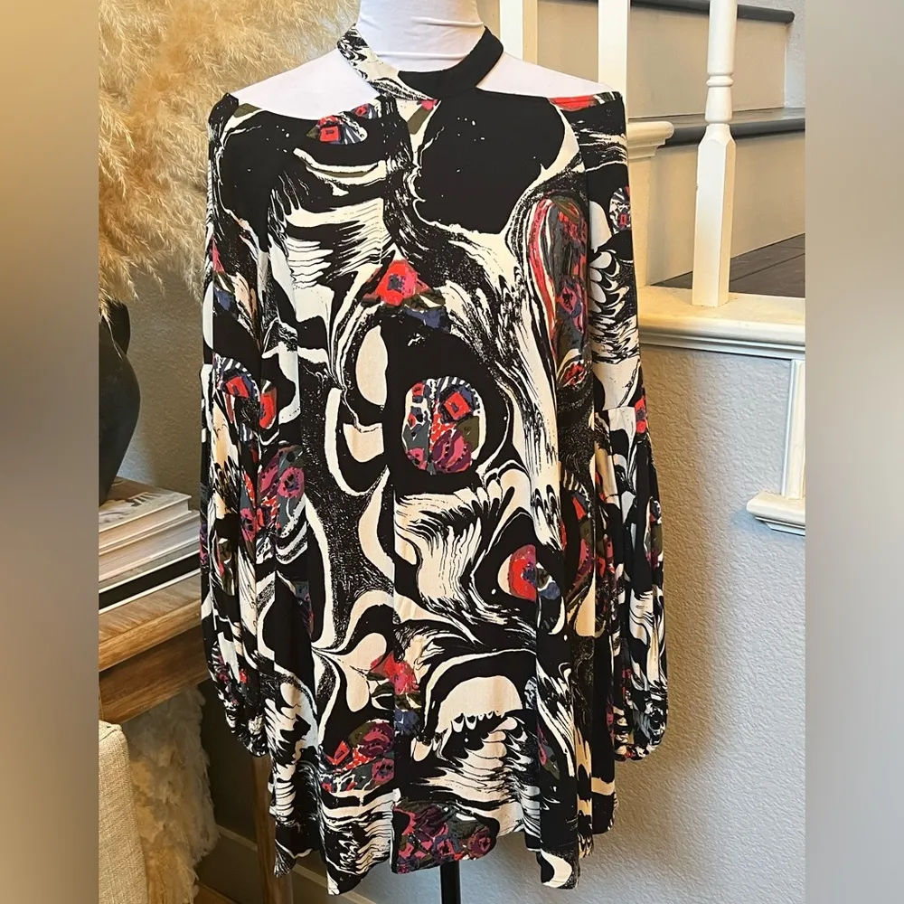 Drift Away Cold Shoulder Long Sleeve Top Size Small - Image 7