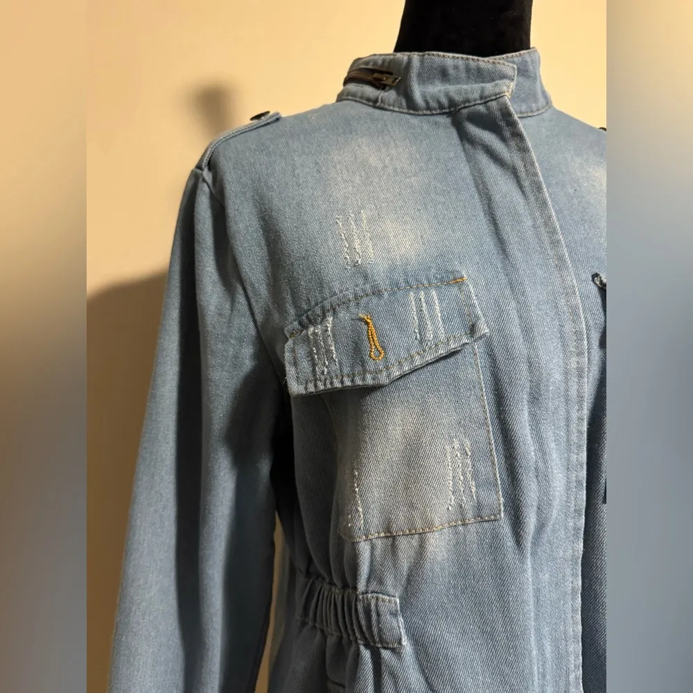 EUC Aimeite Light Wash Distressed Button Up Denim Jacket size 2XL Blue - Image 2