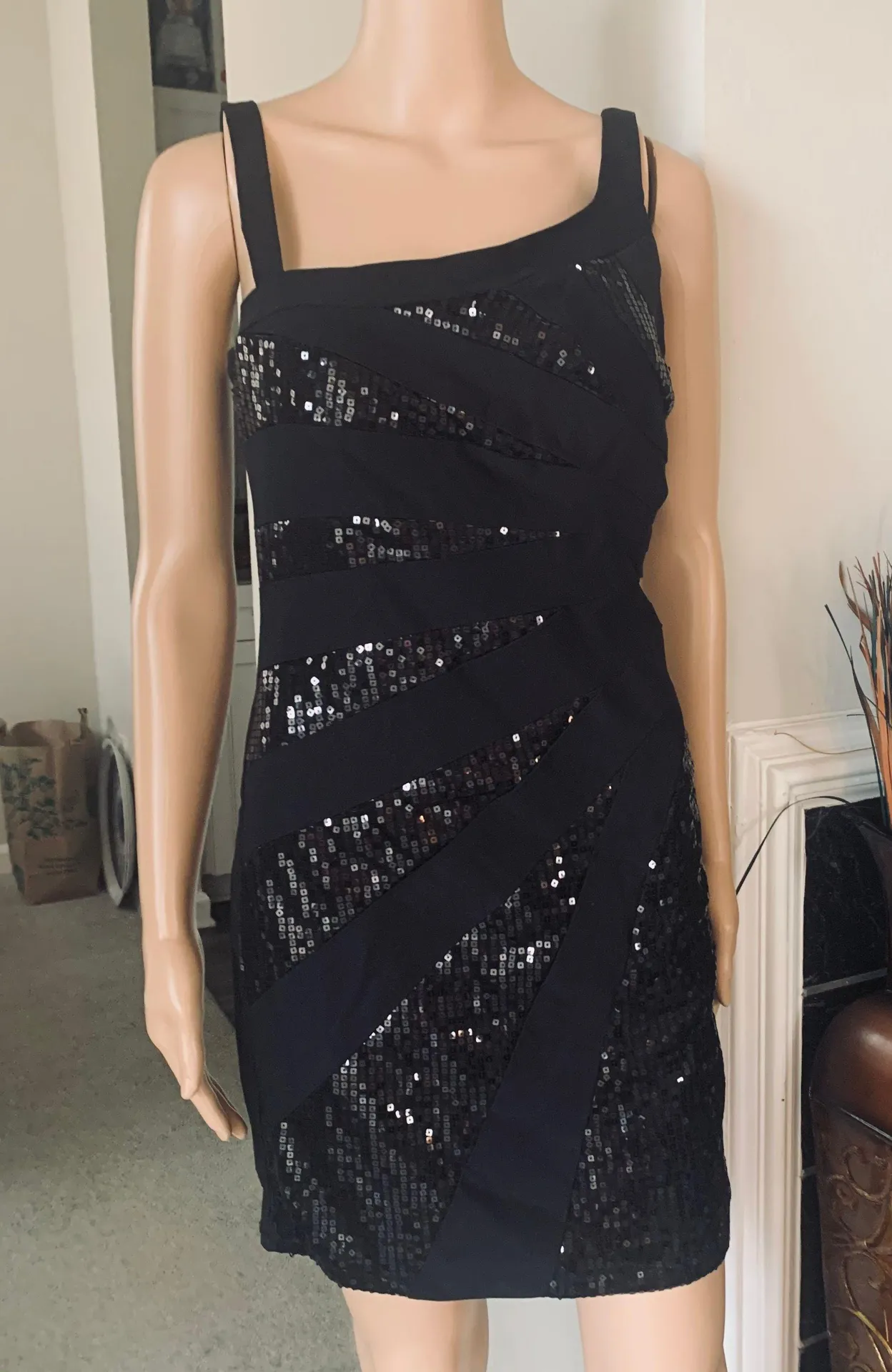 City triangle sequins mini dress  - Image 2