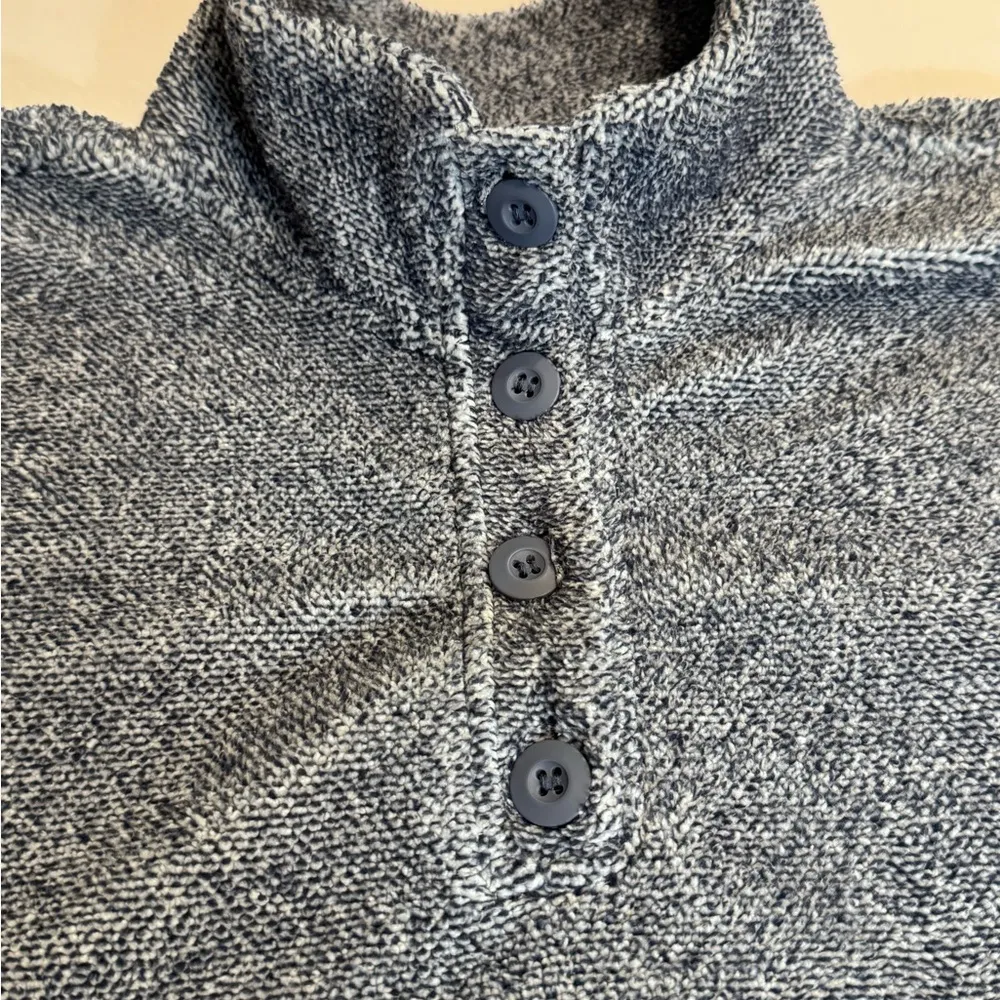 Eddie Bauer Navy and Gray Sweater - Image 2