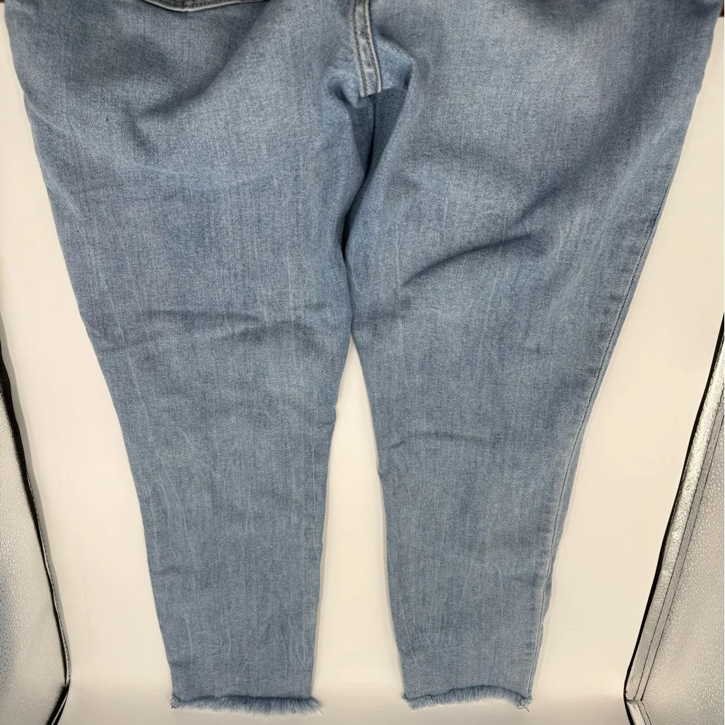 Abercrombie & Fitch The Super Skinny Ankle Distressed High Rise - Image 10