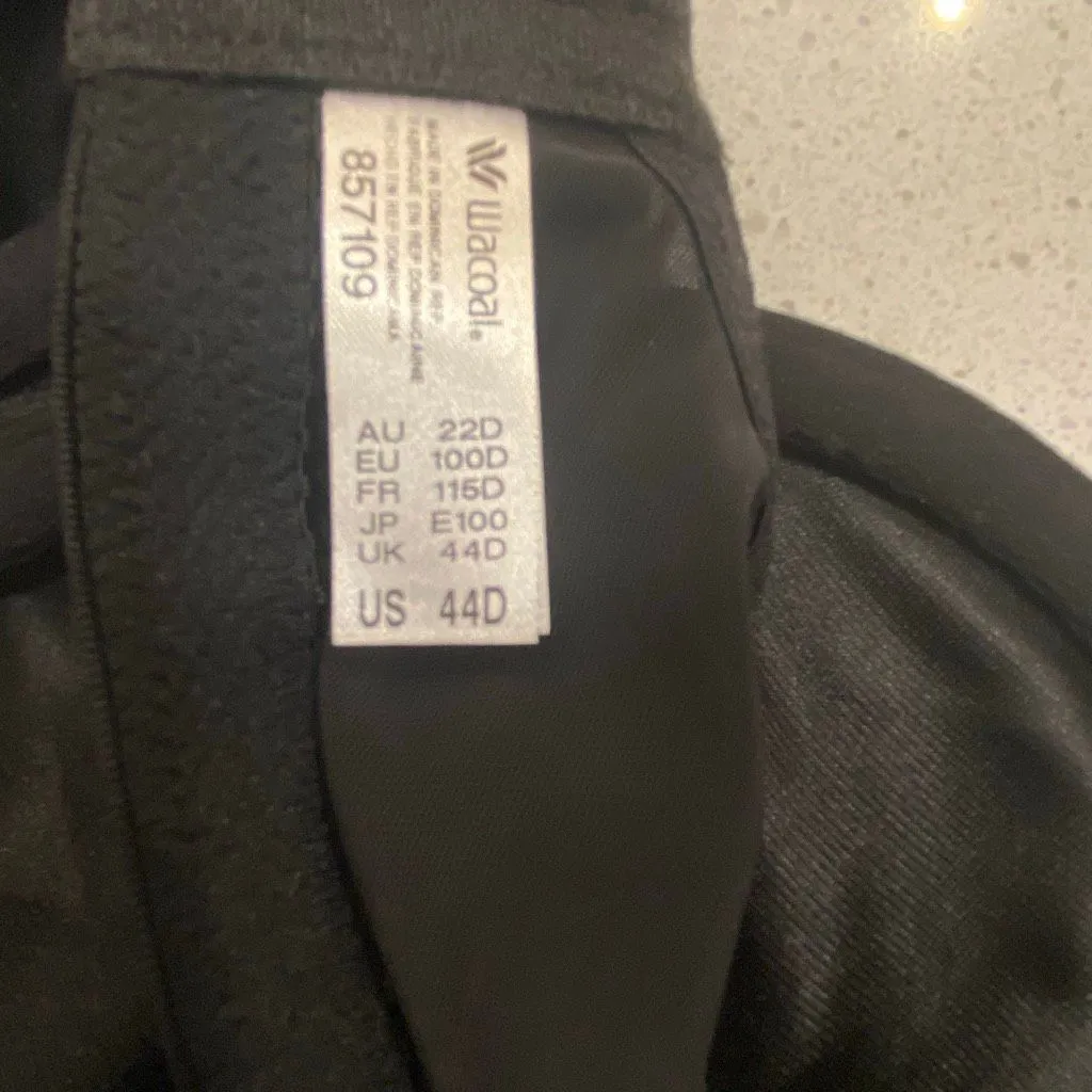 Wacoal 857109 simple, shape, minimizer bra with underwire size 44D - Image 6