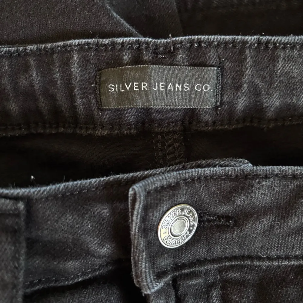 Women's Silver Jeans black infinite fit high rise straight leg jeans size medium - Image 11