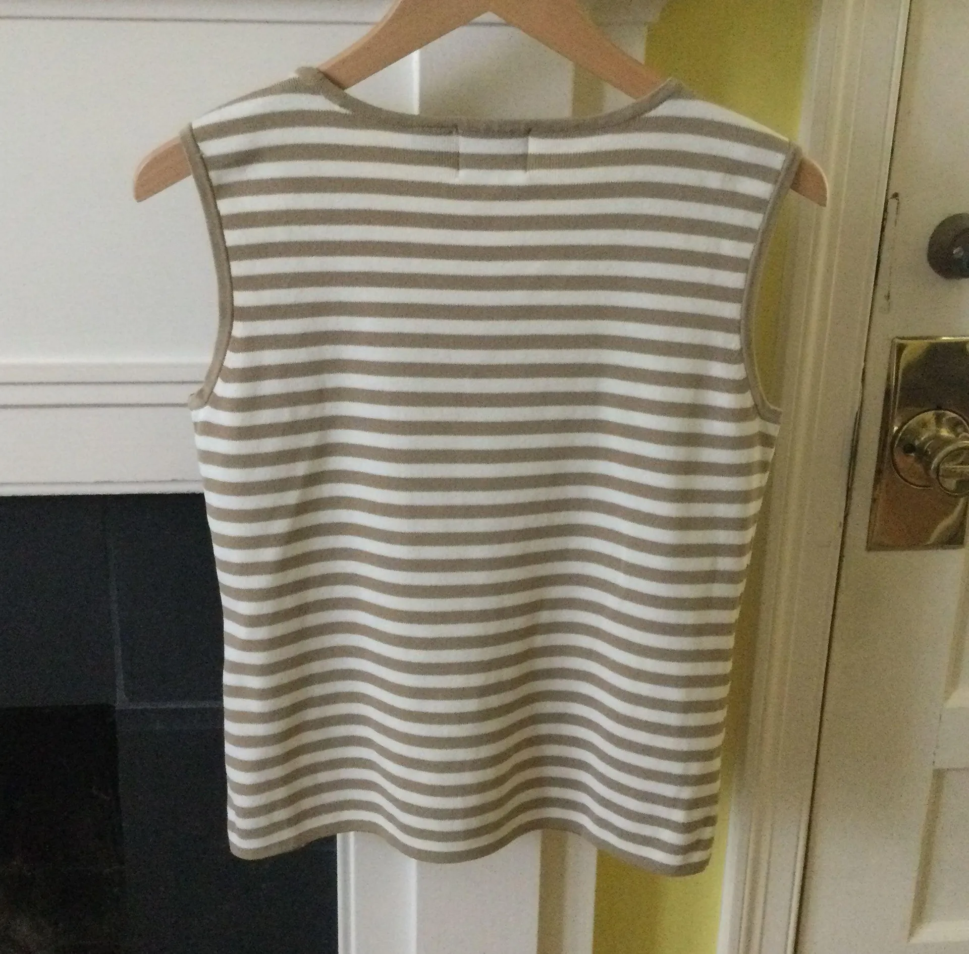 Nicaya Sleeveless Sweater Tank Tan & White - Image 2