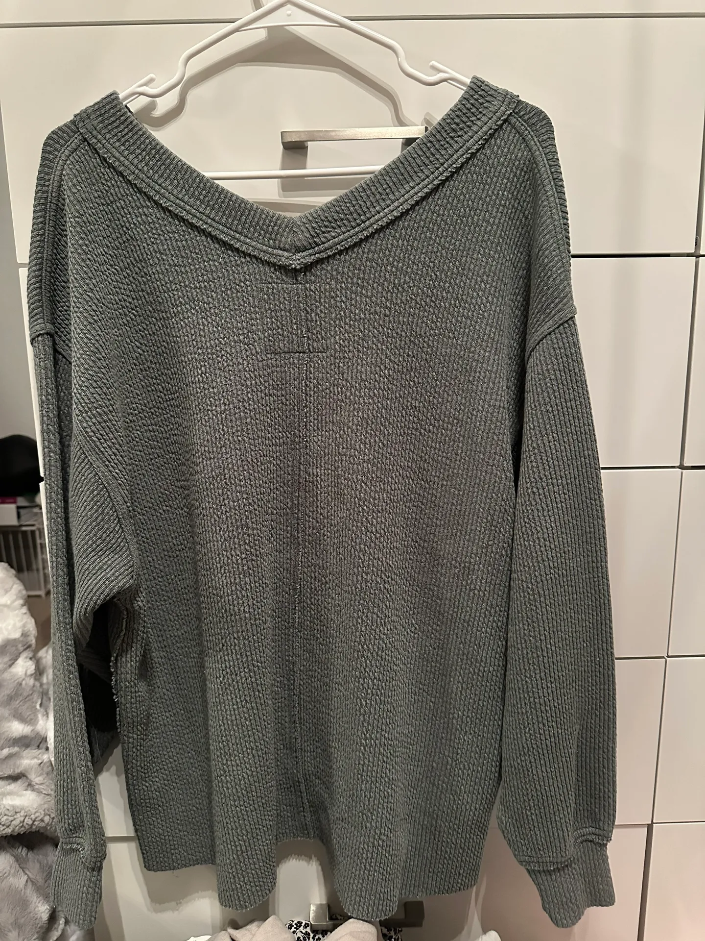 green long sleeve top - Image 2
