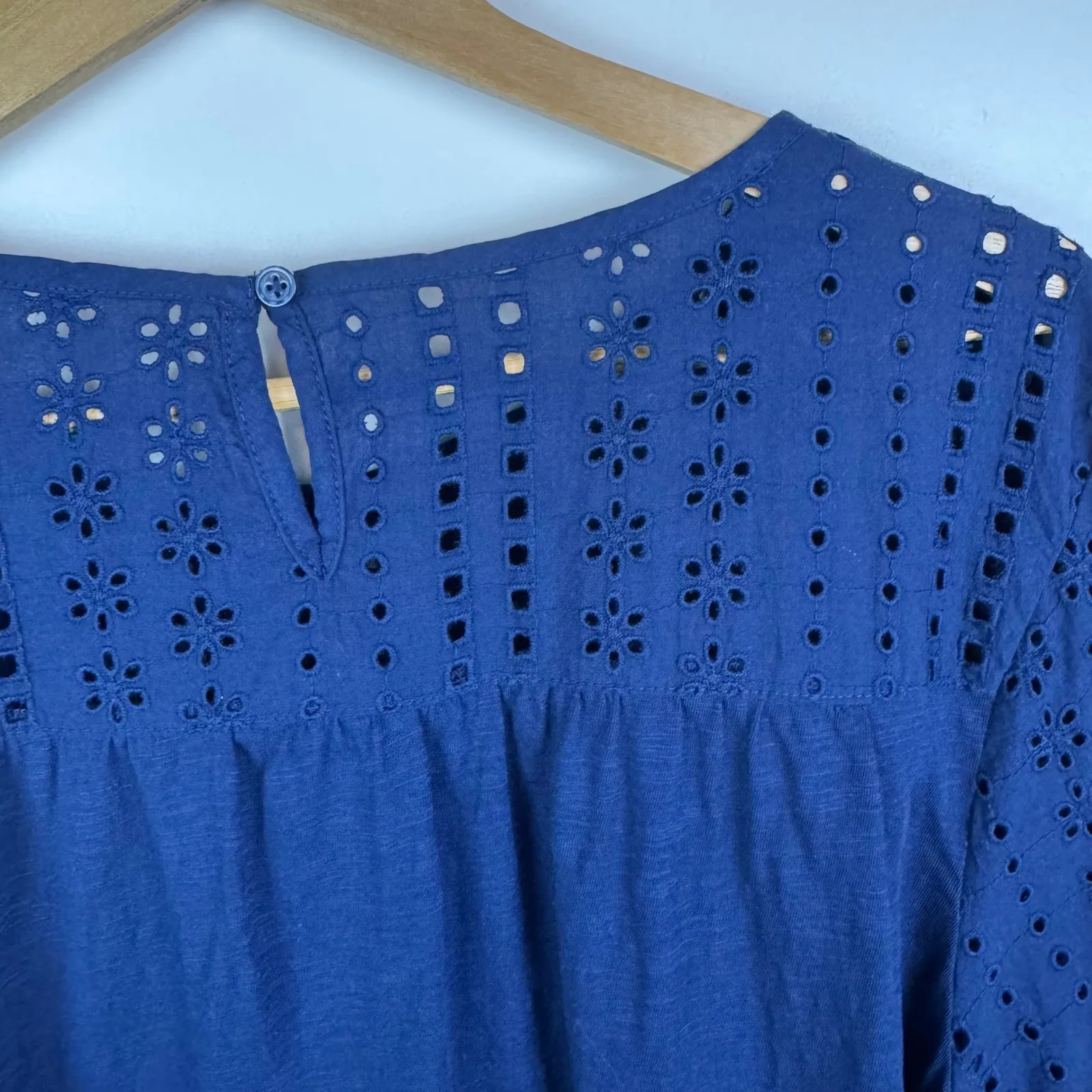 St Johns Bay Eyelet Blouse Size XXL Navy Cotton Boho Neutral Minimalist Peasant - Image 2