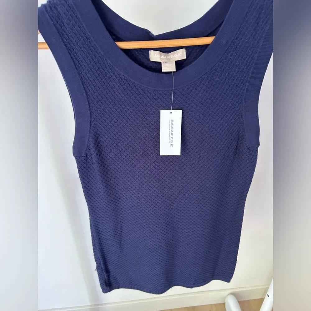 NWT Banana Republic Deep‎ Blue Waffle Knit Top Size Small - Image 2
