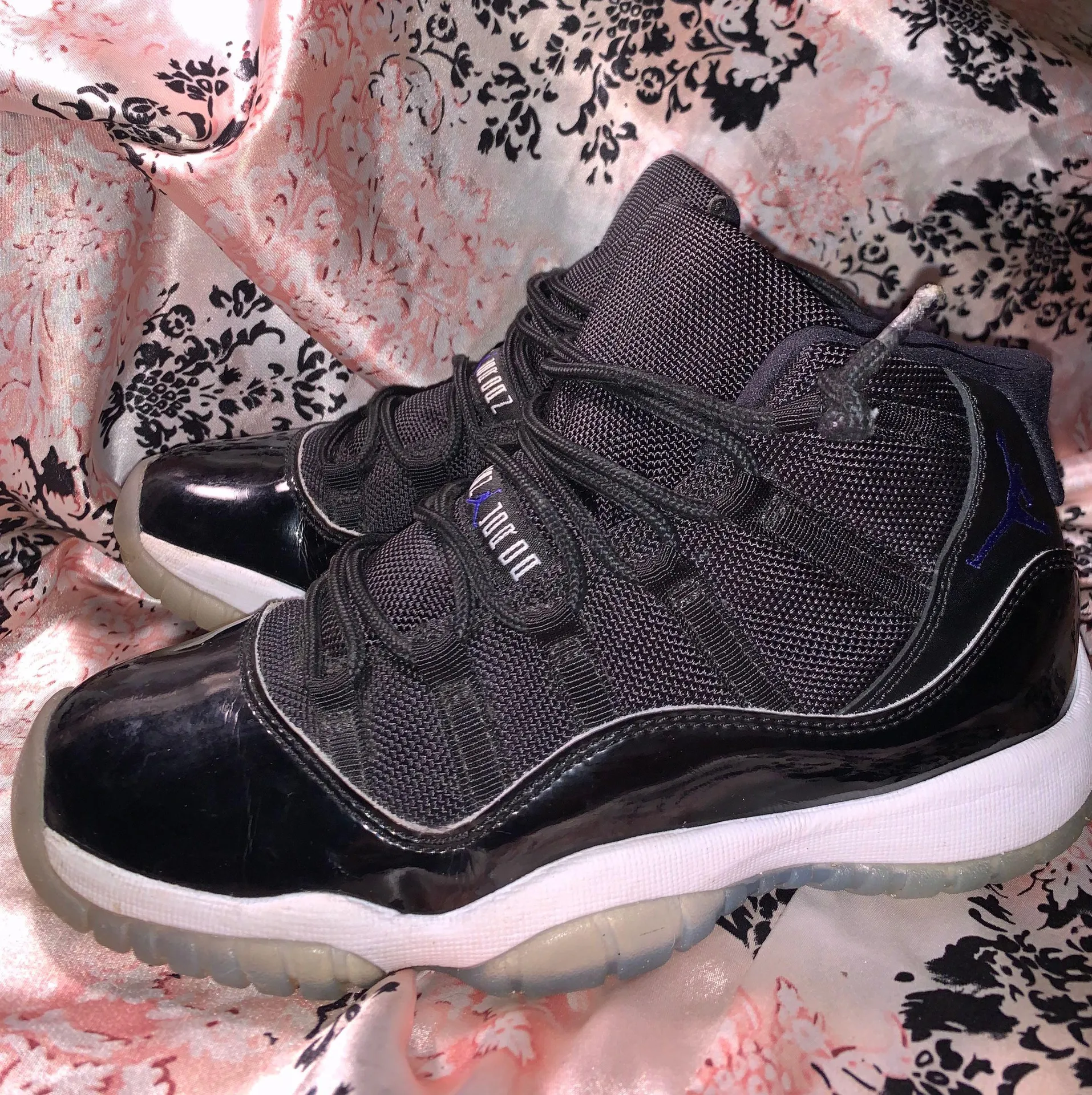 Jordan 11s space jams - Image 2