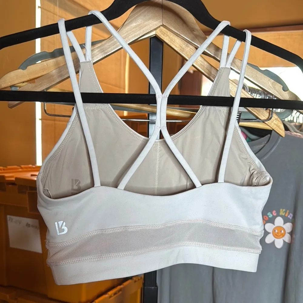Buffbunny Women's Cream Strappy Sports Bra Size Small - Image 3