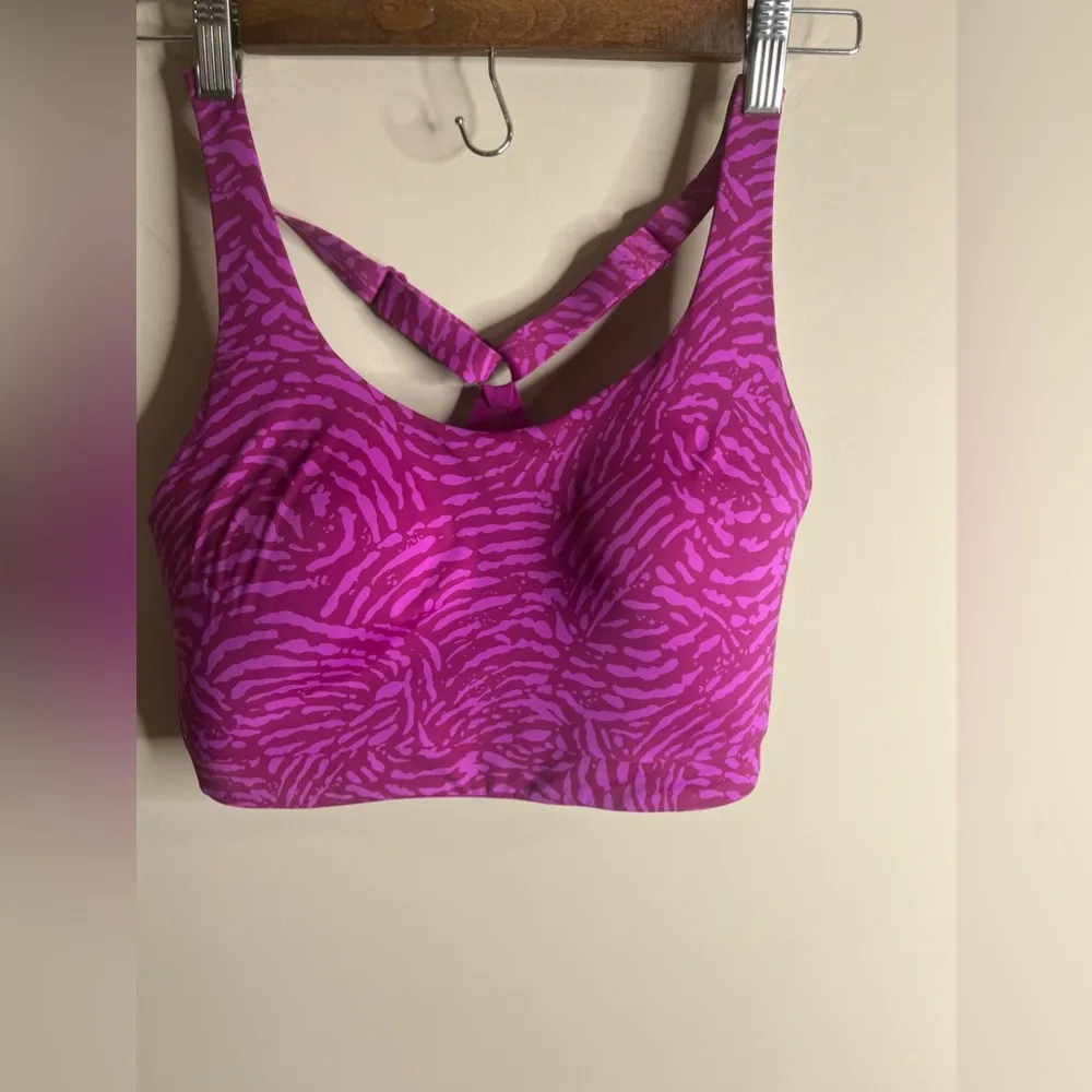 Athleta sports bra 34DD - Image 4