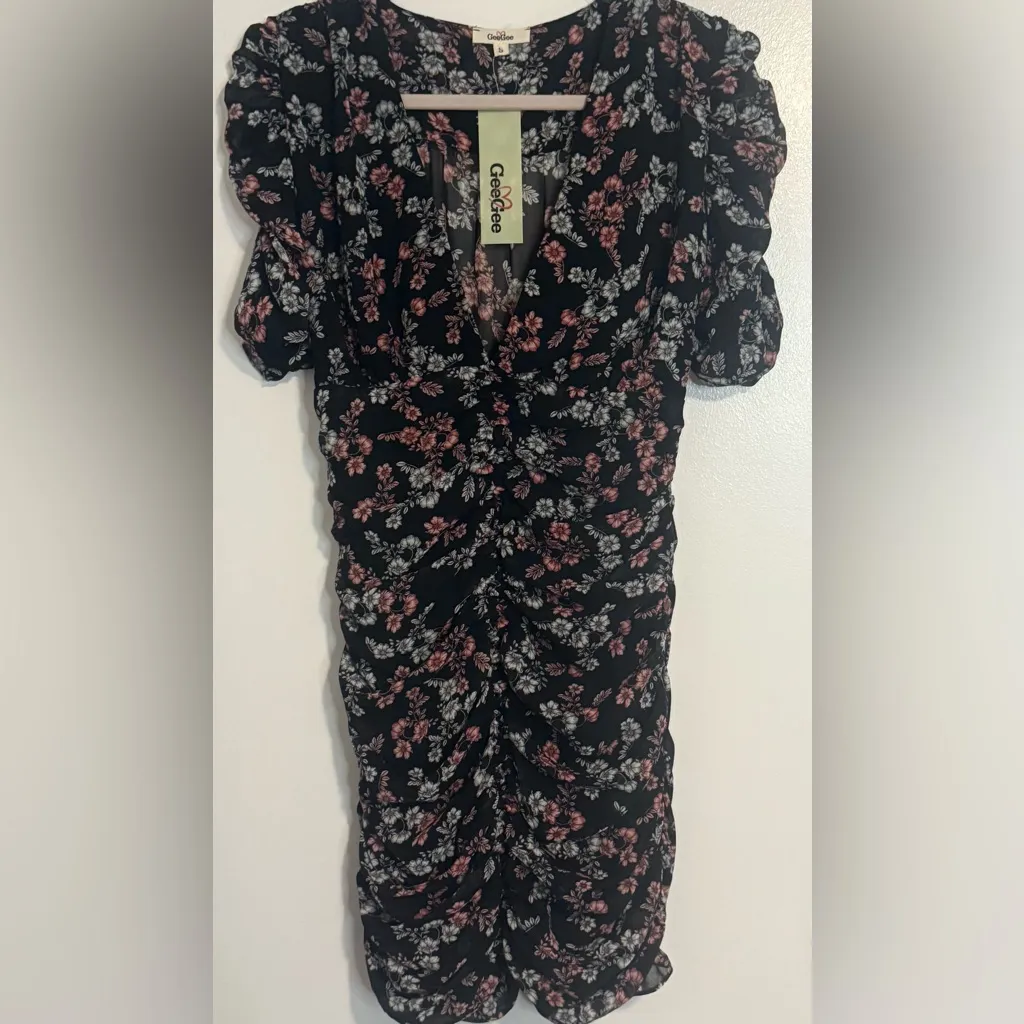 🏷️ 🌹 NWT GeeGee Floral Ruched Mini Dress – Size S - Image 2