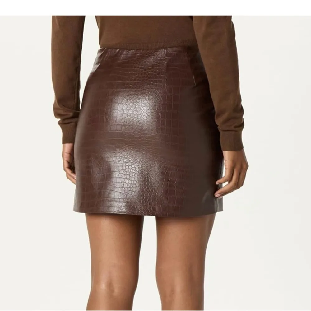 Brown Croc - Image 2