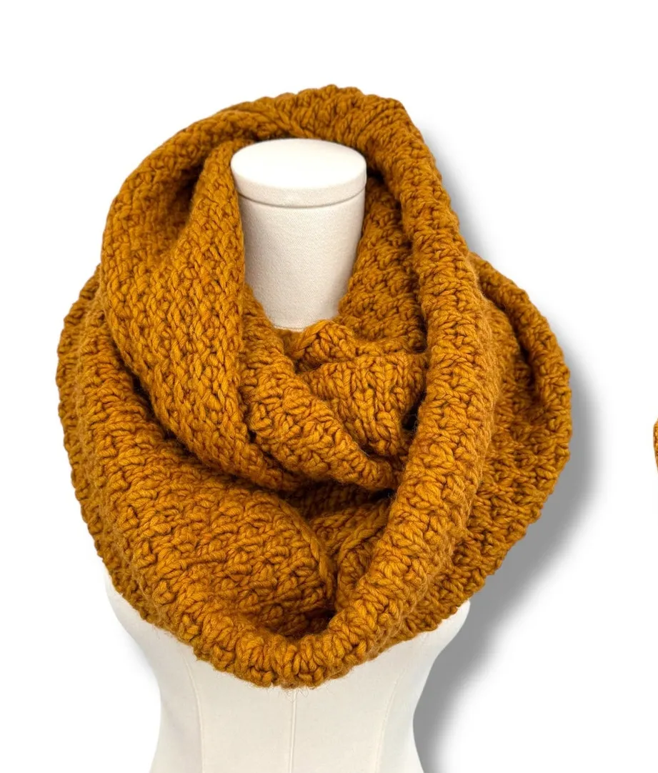 Saks Fifth Avenue black label infinity scarf crochet chunky knit wool blend boho Orange - Image 1