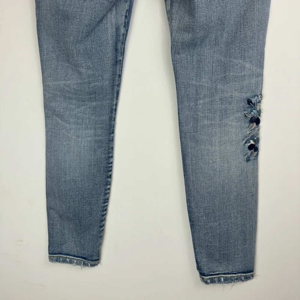 Silver Jeans Izzy Floral Embroidered Jeans Sz 28 Distressed - Image 12